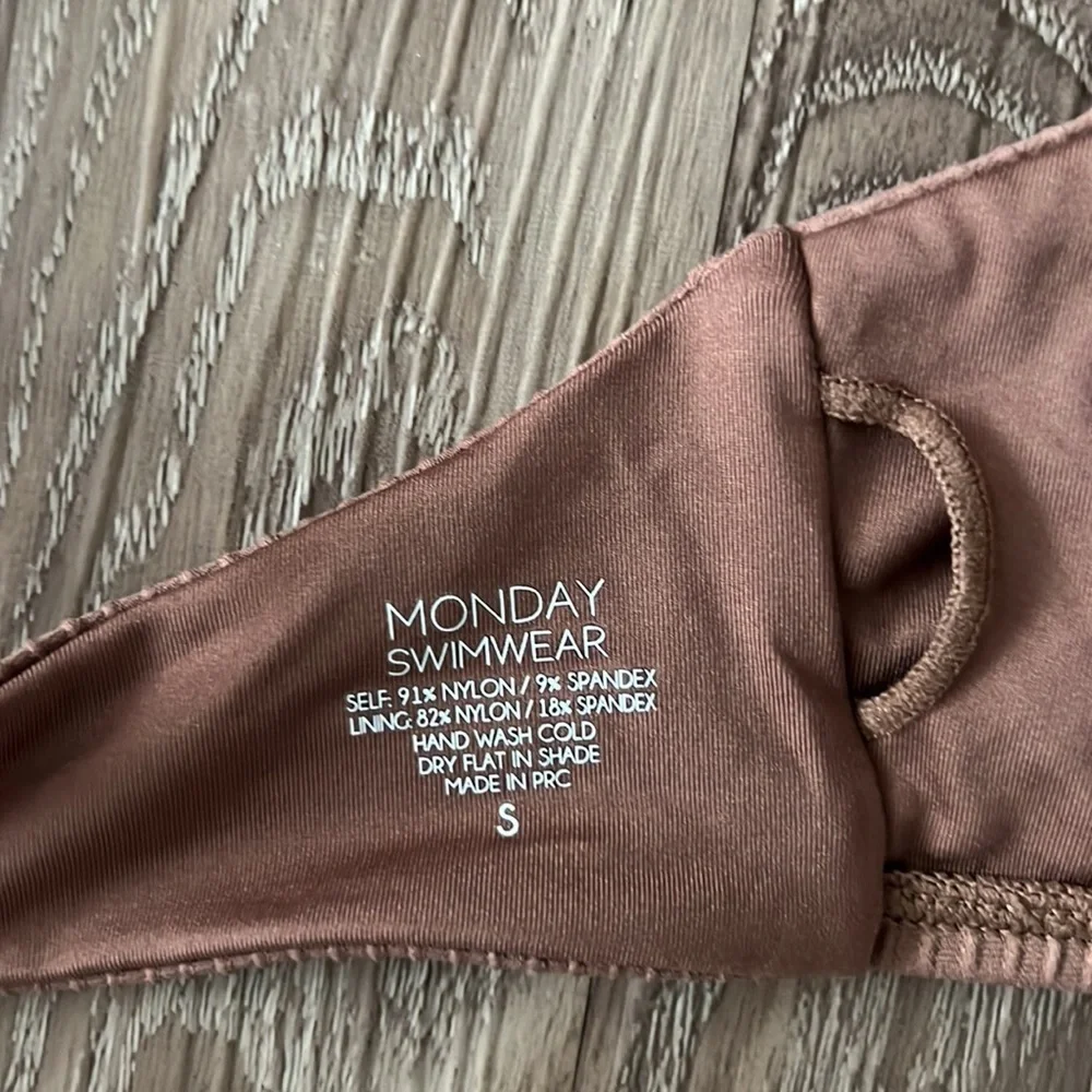 Monday Swimwear Bahamas Bikini Top